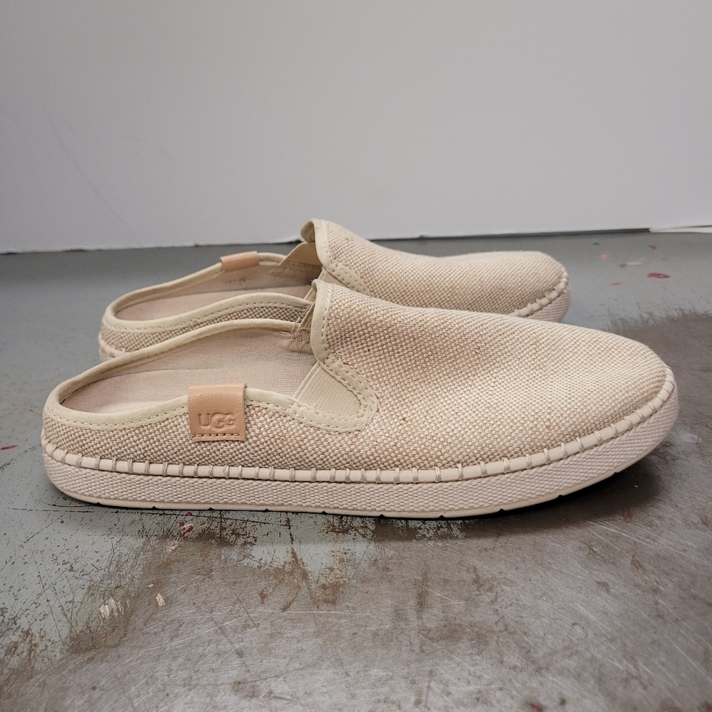 UGG Delu Womens Beige Khaki slip-on sneakers sz 9